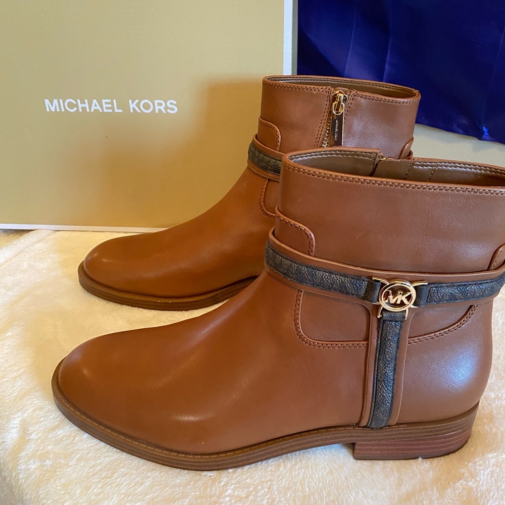 Michael Kors Mindy Leather and Signature Logo Trim Boot - Picture 4 of 9